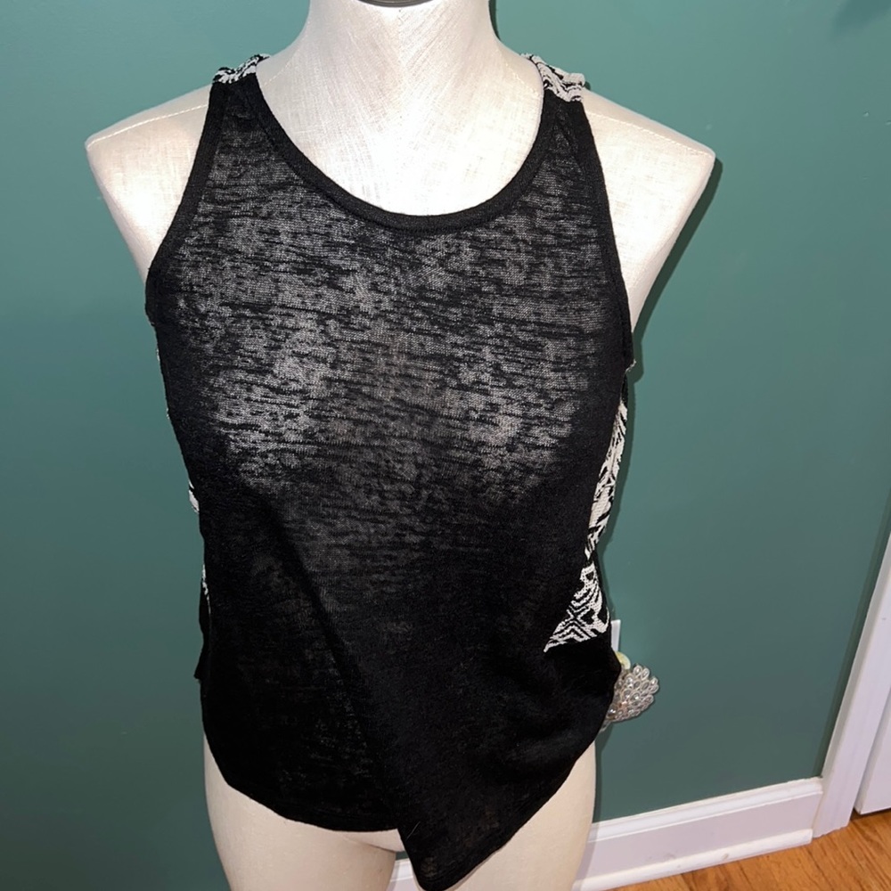❄️Freebird tank--black/white--missing tag--fits like Medium